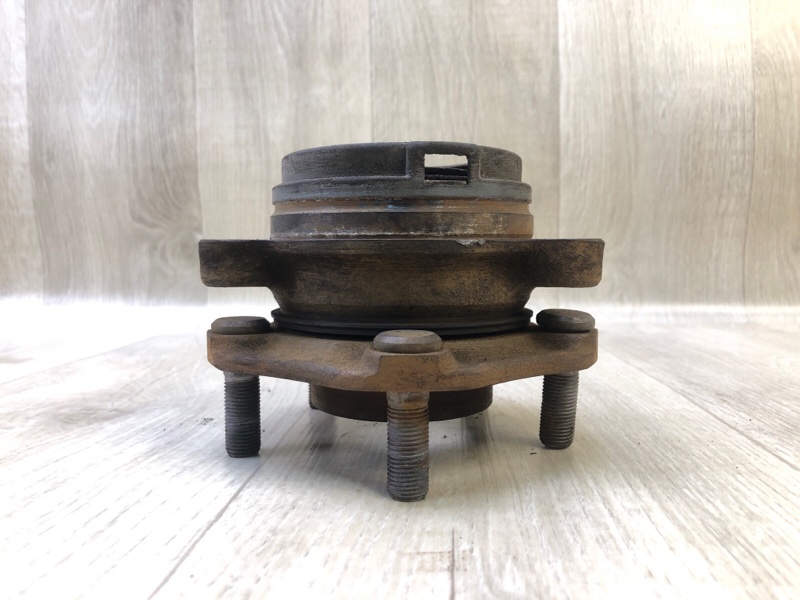 Ступица передняя левая PATHFINDER R52 12-21 2013 3.5 VQ35DE