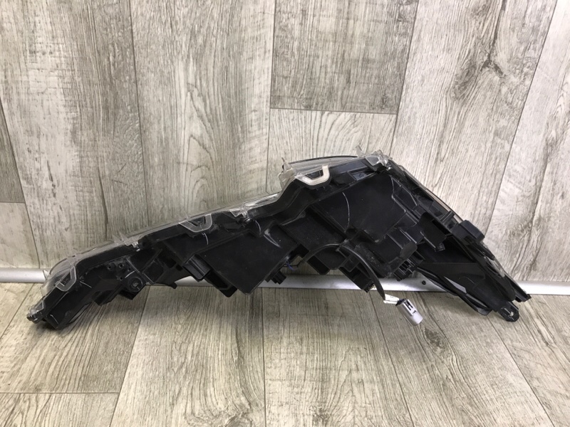 Фара левая COROLLA 18- Фара левая COROLLA 18-