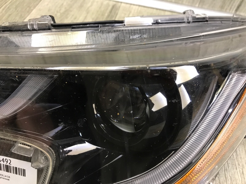 Фара левая COROLLA 18- Фара левая COROLLA 18-