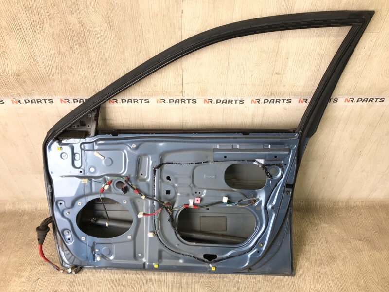 Дверь передняя правая CAMRY 30 02-06 2002 3.0 1MZFE