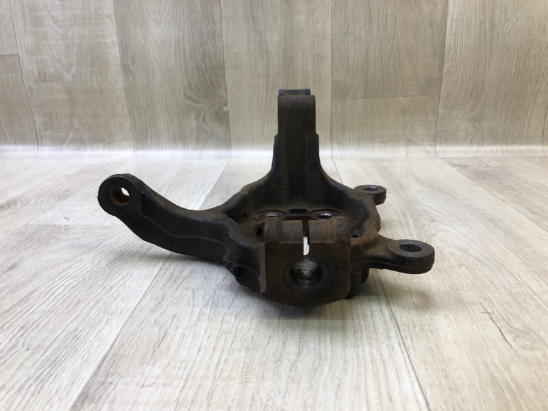 Кулак поворотный передний левый ROGUE 08-15 2010 2.5 QR25DE