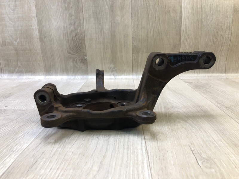 Кулак поворотный передний левый ROGUE 08-15 2010 2.5 QR25DE