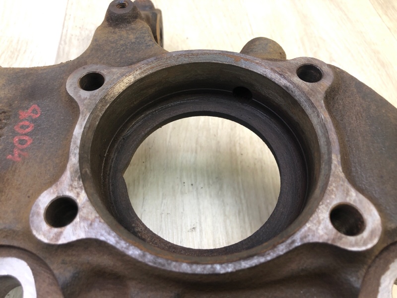 Кулак поворотный передний правый JOURNEY 08-20 2012 2.4 ED3