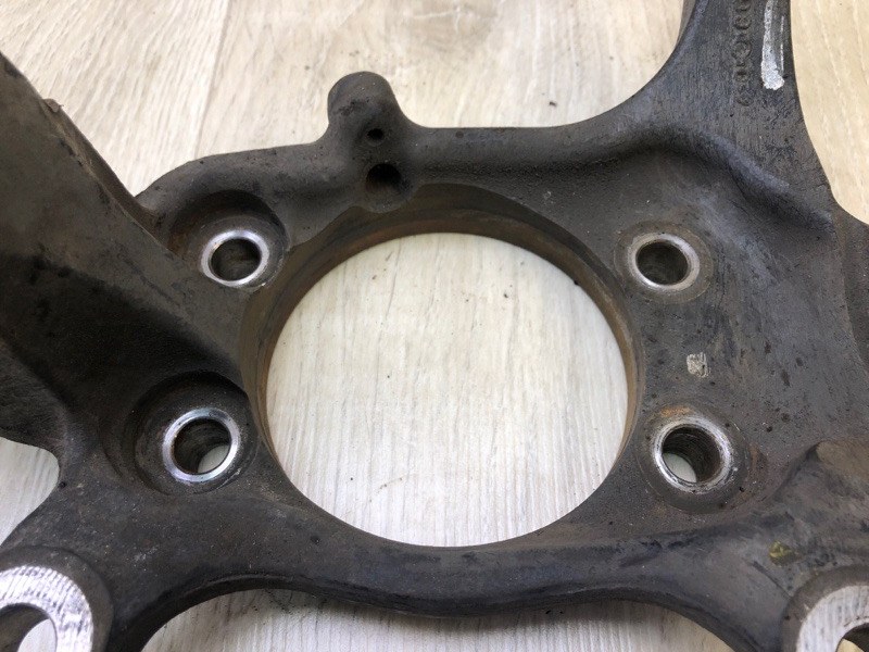 Кулак поворотный передний правый FX S50 03-08 2005 3.5 VQ35DE