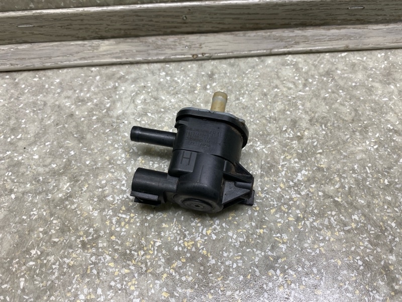 Клапан электромагнитный (вакуумный) SUBARU FORESTER 12-19 2015 2.5 FB25B 16131AA060 Б/У