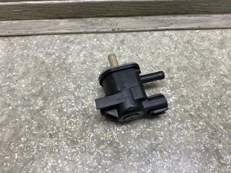 Клапан электромагнитный (вакуумный) FORESTER 12-19 2015 2.5 FB25B