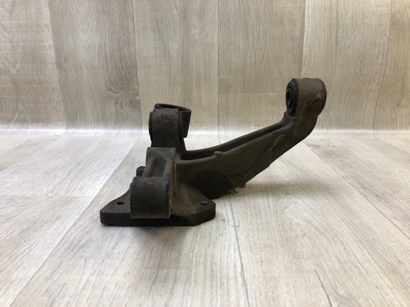 Цапфа левая CAMRY 30 02-06 2002 3.0 1MZFE