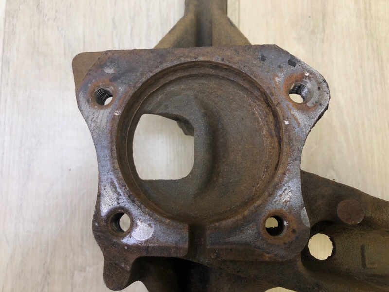 Цапфа левая CAMRY 30 02-06 2002 3.0 1MZFE