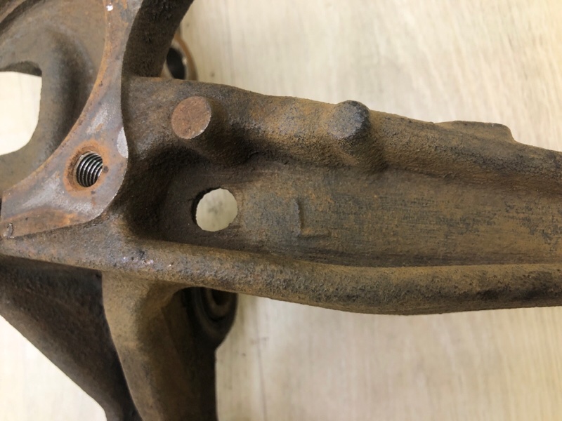 Цапфа левая CAMRY 30 02-06 2002 3.0 1MZFE