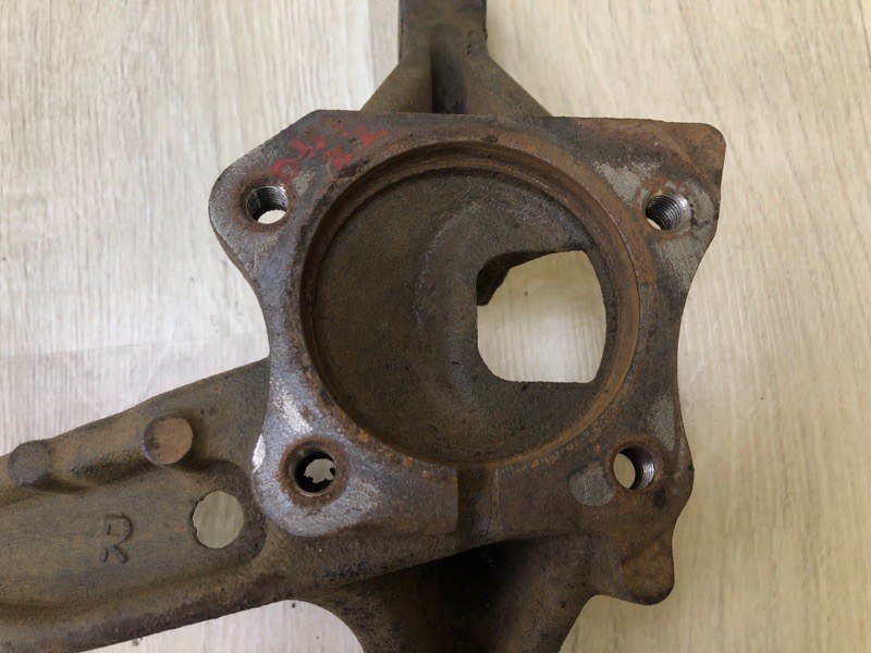 Цапфа правая CAMRY 30 02-06 2002 3.0 1MZFE