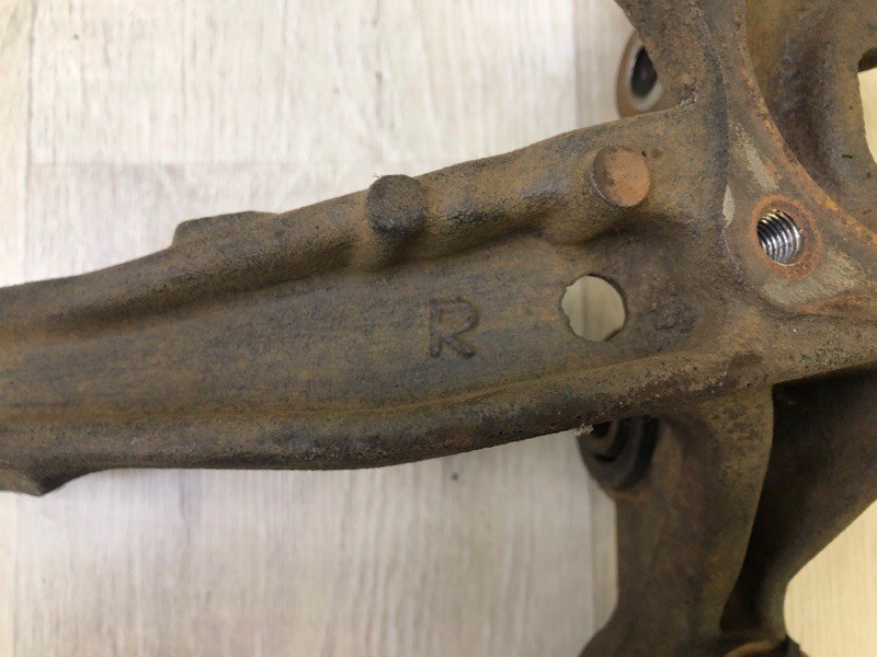 Цапфа правая CAMRY 30 02-06 2002 3.0 1MZFE