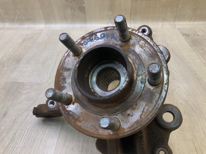 Кулак поворотный передний правый FOCUS 10-18 2014 2.0 C20HDEX