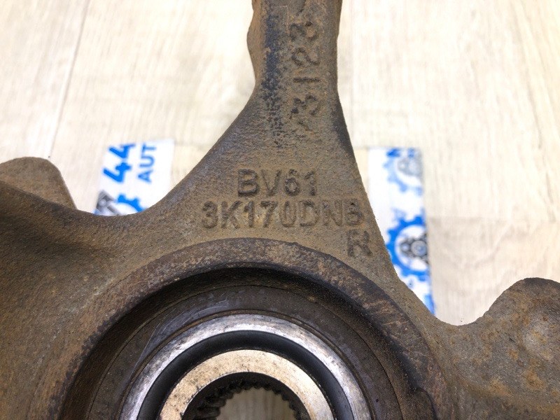 Кулак поворотный передний правый FOCUS 10-18 2014 2.0 C20HDEX