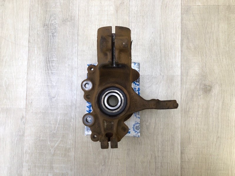 Кулак поворотный передний правый FORD FOCUS 10-18 2017 2.0 C20HDEX BV6Z-3K185-D Б/У