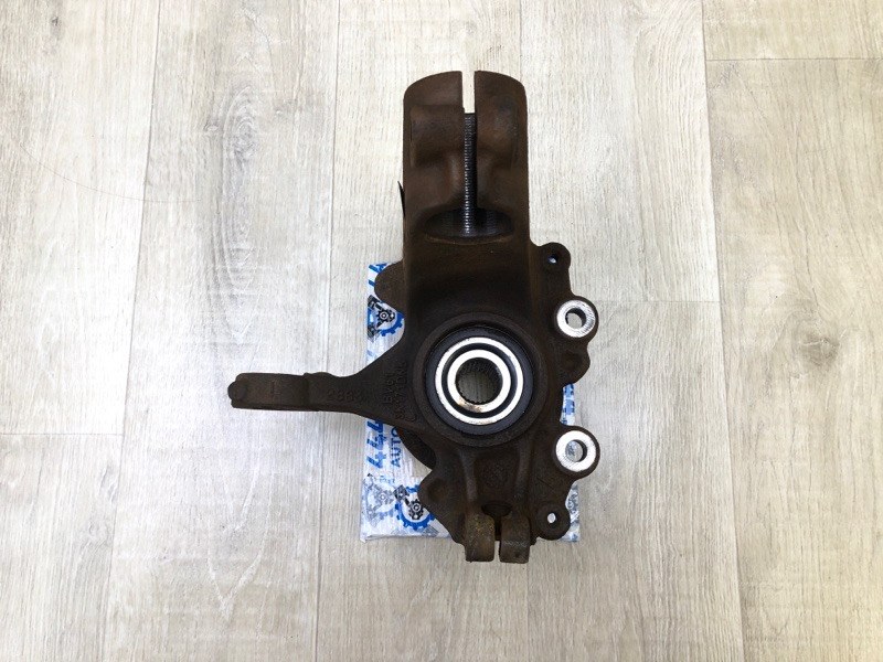 Кулак поворотный передний левый FORD FOCUS 10-18 2014 2.0 C20HDEX BV6Z-3K186-D Б/У