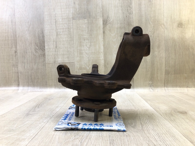 Кулак поворотный передний левый FOCUS 10-18 2014 2.0 C20HDEX