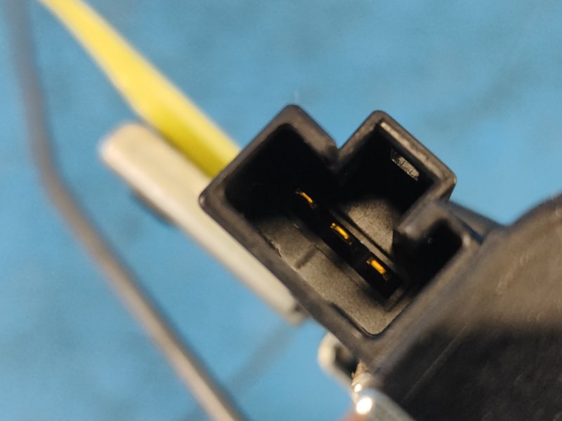 Замок крышки багажника CAMRY 40 06-11