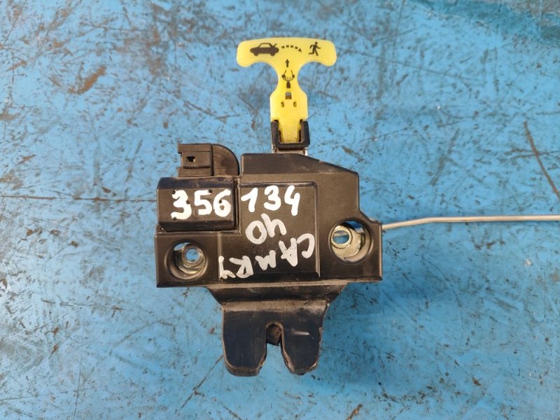 Замок крышки багажника TOYOTA CAMRY 40 06-11 64600-06010 Б/У