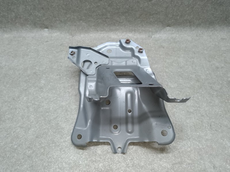Полка аккумулятора HONDA ACCORD CL7 / TSX 03-08 2.4L Полка аккумулятора HONDA ACCORD CL7 / TSX 03-08 2.4L