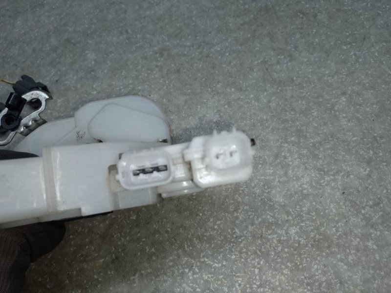 Замок двери задний левый ACCORD CL7 / TSX 03-08 2005 2.4L Замок двери задний левый ACCORD CL7 / TSX 03-08 2005 2.4L