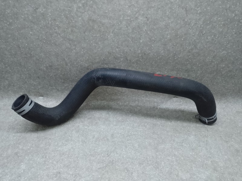 Запчасть патрубок системы охлаждения TOYOTA VENZA 09-16 16572-0P180 Б/У Патрубок системы охлаждения TOYOTA VENZA 09-16 16572-0P180 Б/У