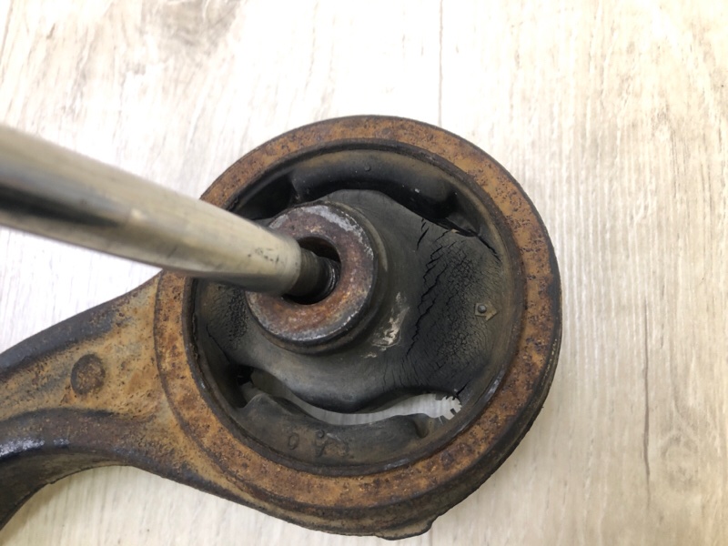 Рычаг передней подвески нижний передний правый ACCORD CU8 / TSX 08-14 2010 2.4 K24Z3