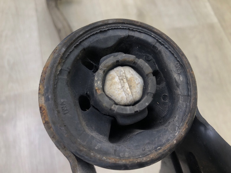 Рычаг передней подвески нижний передний левый FOCUS 10-18 2014 2.0 C20HDEX