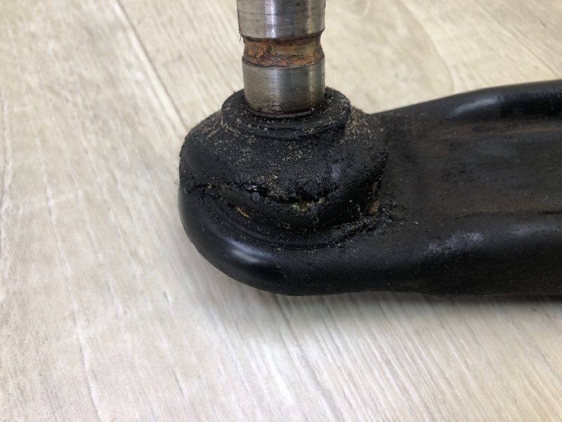 Рычаг передней подвески нижний передний правый OUTLANDER GF 12- 2013 2.4 4J12