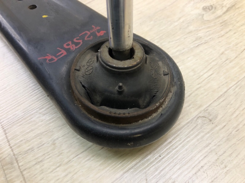 Рычаг передней подвески нижний передний правый OUTLANDER GF 12- 2013 2.4 4J12