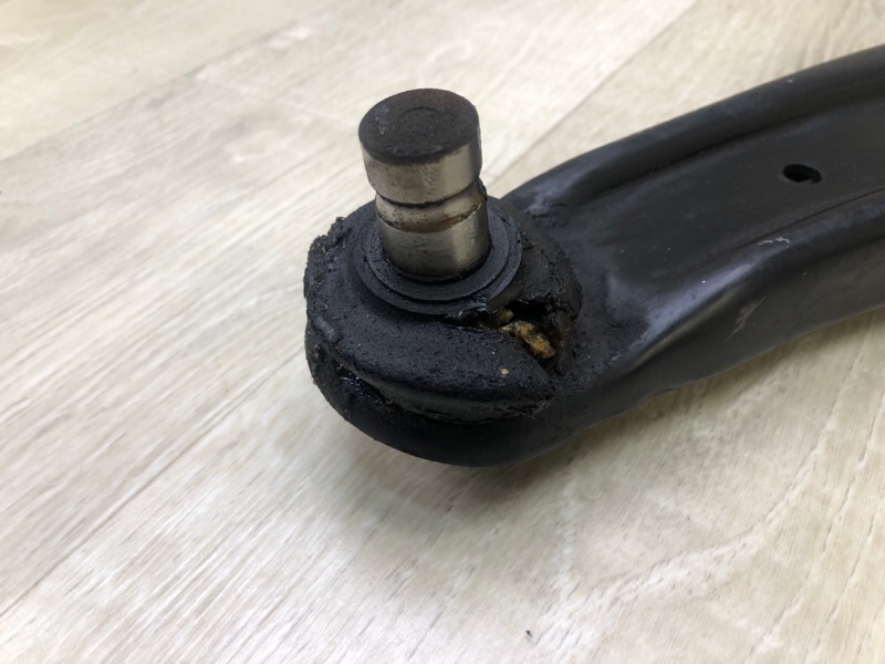 Рычаг передней подвески нижний передний левый OUTLANDER GF 12- 2013 2.4 4J12