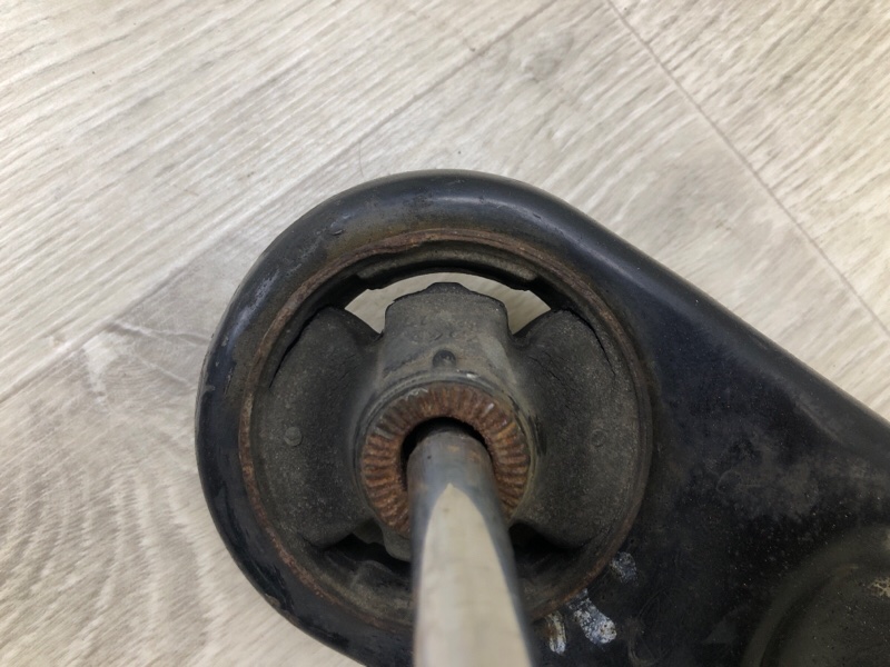 Рычаг передней подвески нижний передний правый FORTE YD 12- 2013 2.0 G4NC