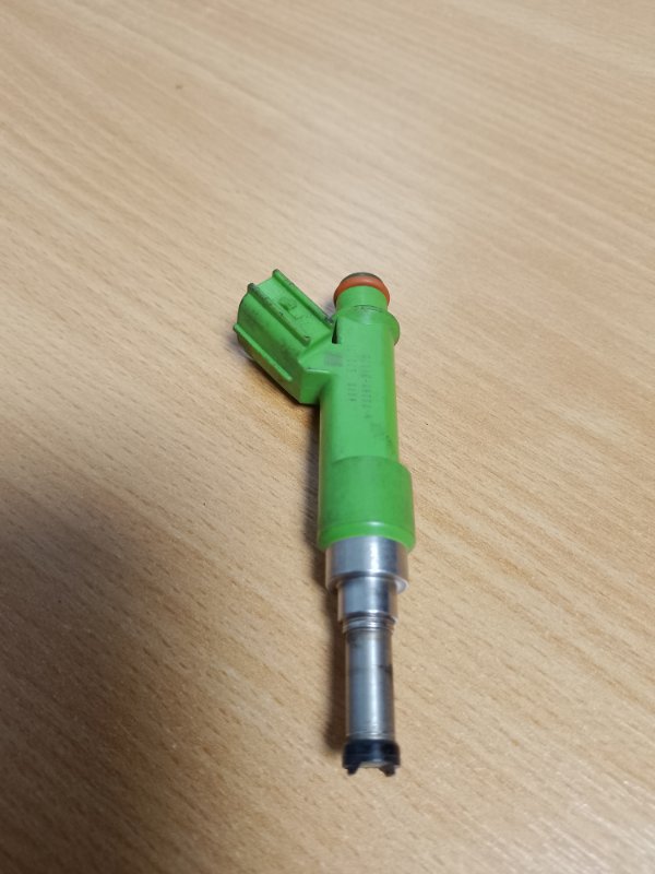 Форсунка топливная TOYOTA CAMRY 55 14-17 23209-09175 Б/У