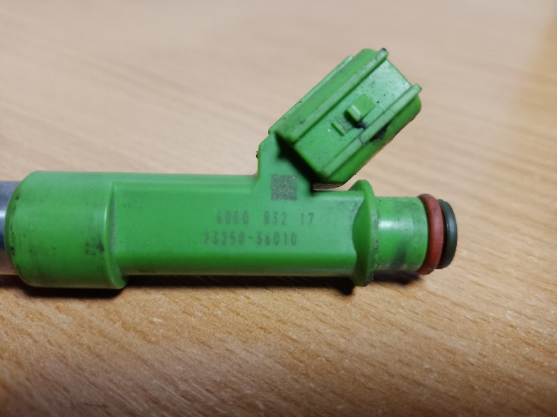 Форсунка топливная VENZA 09-16 2009 AGV15 2.7 1ARFE