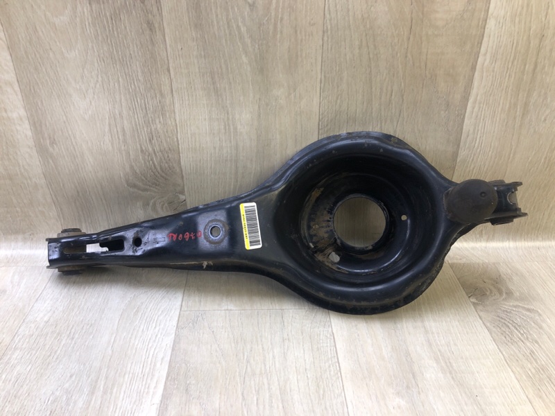 Рычаг задней подвески поперечный нижний левый FORD FOCUS 10-18 2014 2.0 C20HDEX BV6Z-5500-C Б/У