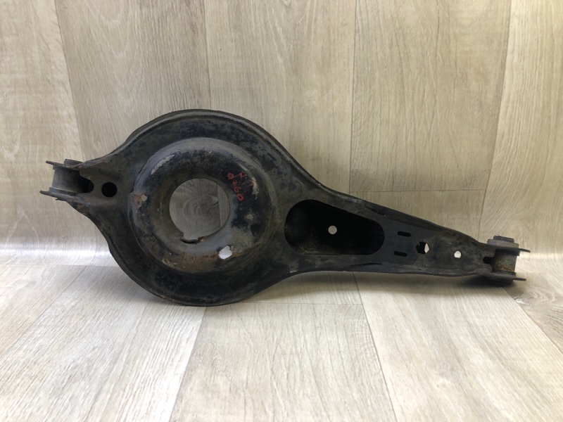 Рычаг задней подвески поперечный нижний правый FOCUS 10-18 2014 2.0 C20HDEX