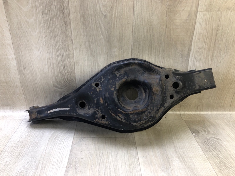 Рычаг задней подвески поперечный нижний левый NISSAN PATHFINDER R52 12-21 2013 3.5 VQ35DE 551B03JA0A Б/У