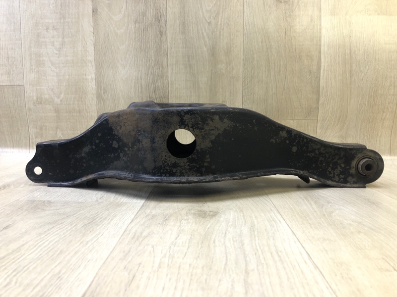 Рычаг задней подвески поперечный нижний левый NISSAN PATHFINDER R52 12-21 3.5 VQ35DE