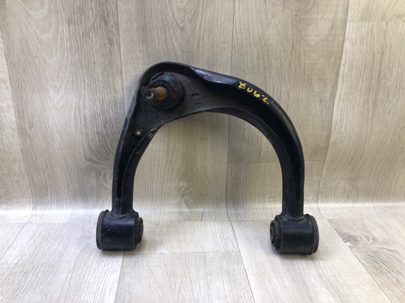 Рычаг передней подвески верхний правый TOYOTA TACOMA 05-15 2015 4.0 1GRFE 4861004020 Б/У