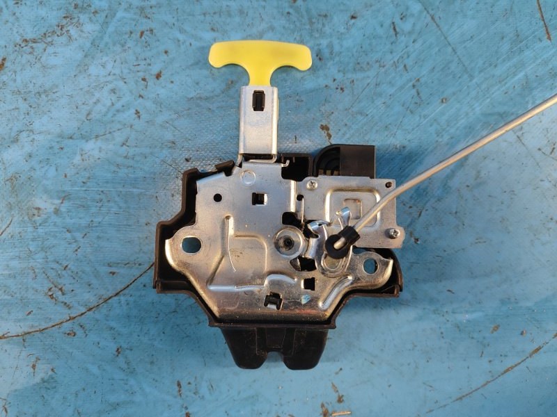 Замок крышки багажника TOYOTA CAMRY 40 06-11