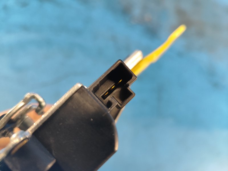 Замок крышки багажника CAMRY 40 06-11