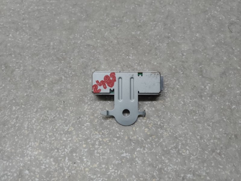 Антенна левая CAMRY 70 17- 2019 2.5 A25AFKS