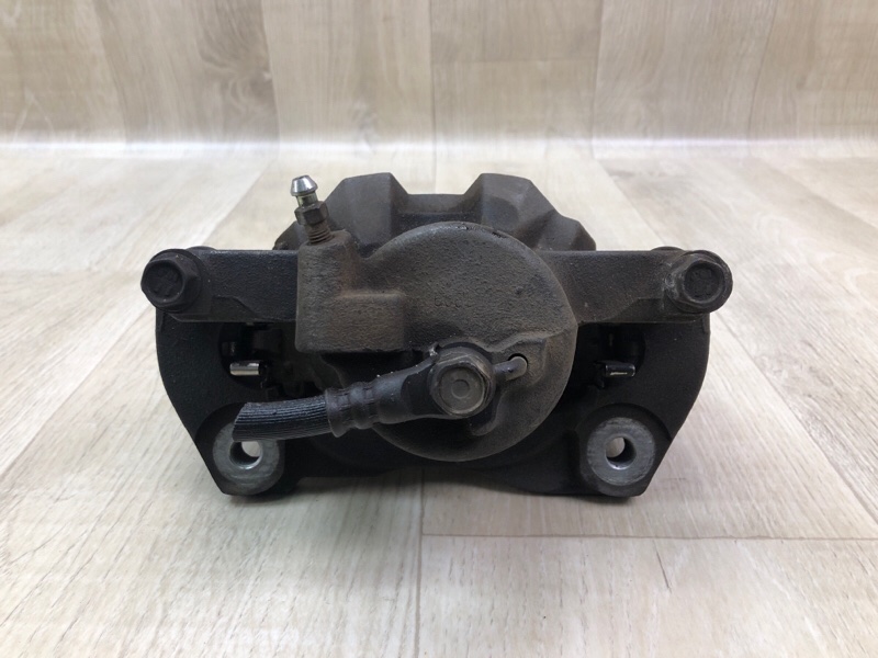 Суппорт тормозной передний левый COROLLA 150 06-13 2011 1.8 2ZRFE