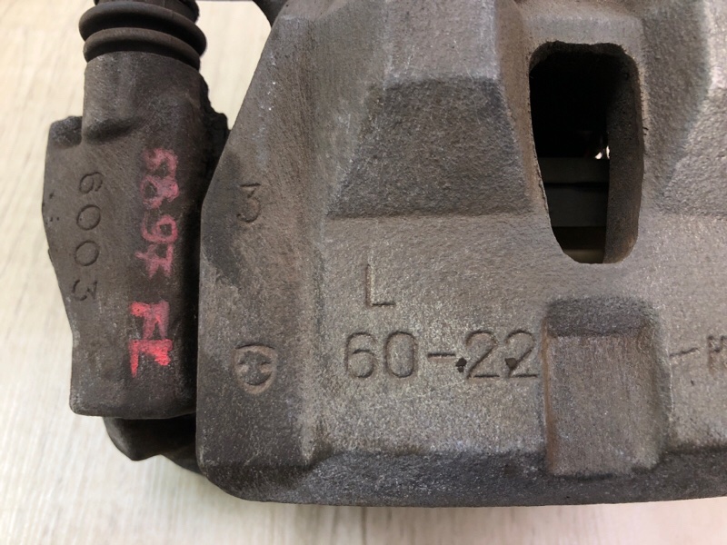 Суппорт тормозной передний левый COROLLA 150 06-13 2011 1.8 2ZRFE