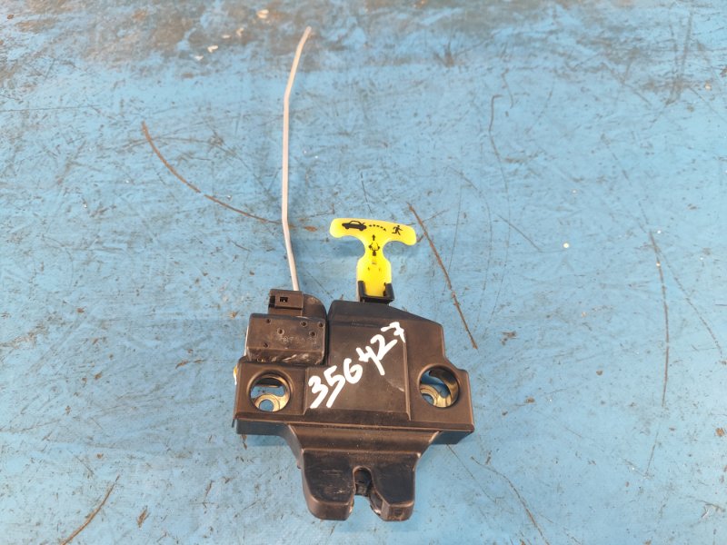 Замок крышки багажника CAMRY 40 06-11