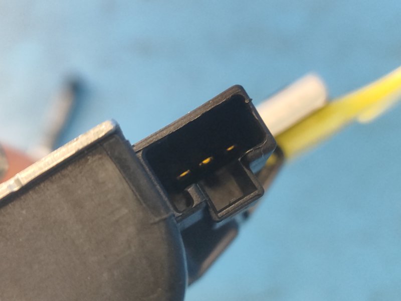 Замок крышки багажника CAMRY 40 06-11