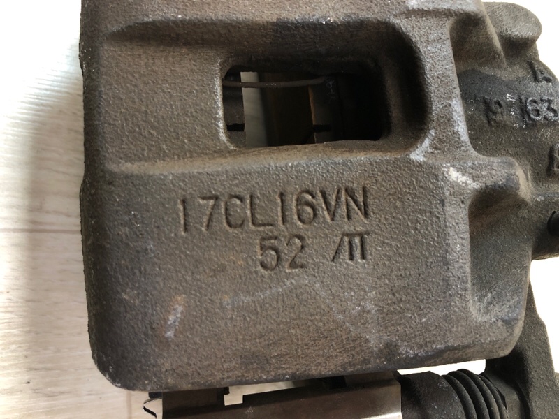 Суппорт тормозной передний левый ACCORD CU8 / TSX 08-14 2010 2.4 K24Z3