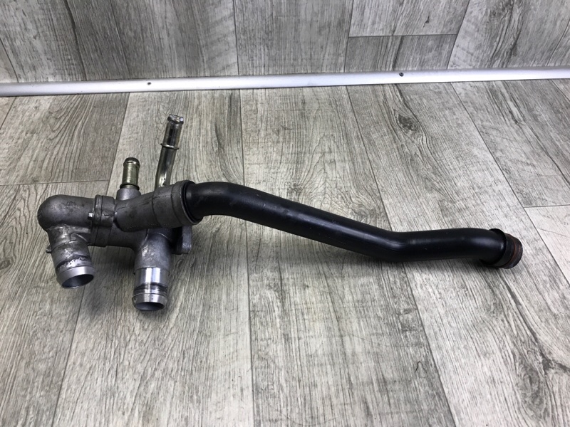 Запчасть корпус термостата MAZDA CX-9 06-16 Внедорожник 3.7 CA CA20-15-170 Б/У Корпус термостата MAZDA CX-9 06-16 Внедорожник 3.7 CA CA20-15-170 Б/У