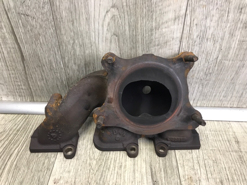 Коллектор выпускной правый CX-9 06-16 Внедорожник 3.7 CA Коллектор выпускной правый CX-9 06-16 Внедорожник 3.7 CA