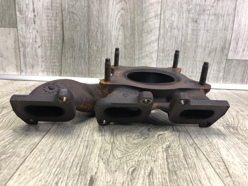 Коллектор выпускной правый MAZDA CX-9 06-16 Внедорожник 3.7 CA Коллектор выпускной правый MAZDA CX-9 06-16 Внедорожник 3.7 CA