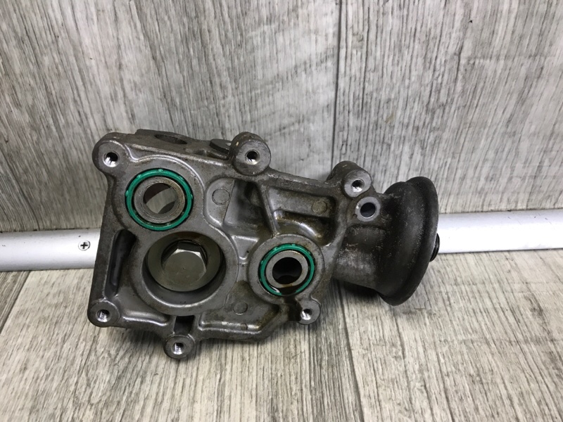 Кронштейн масляного фильтра MAZDA CX-9 06-16 Внедорожник 3.7 CA Кронштейн масляного фильтра MAZDA CX-9 06-16 Внедорожник 3.7 CA